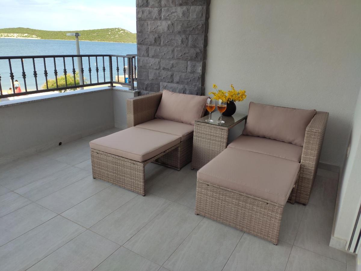 Apartmani Sara 2 Бетина Екстериор снимка