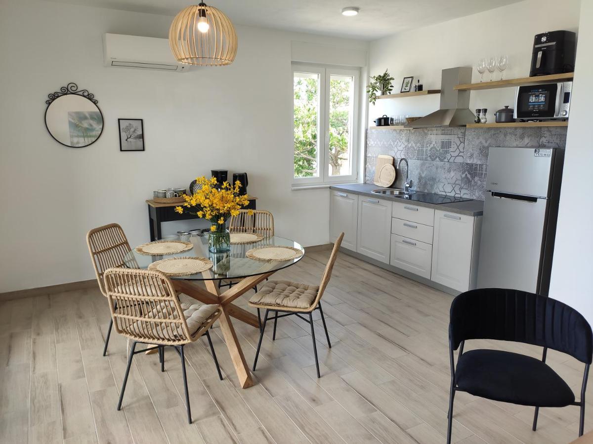 Apartmani Sara 2 Бетина Екстериор снимка