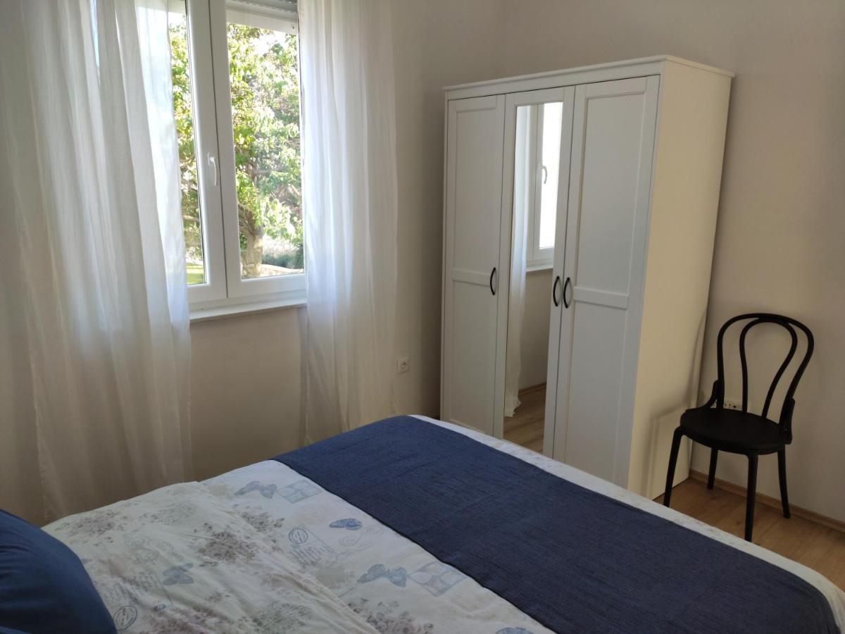 Apartmani Sara 2 Бетина Екстериор снимка