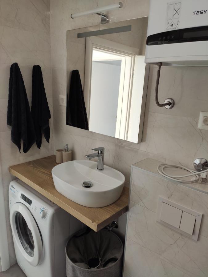 Apartmani Sara 2 Бетина Екстериор снимка