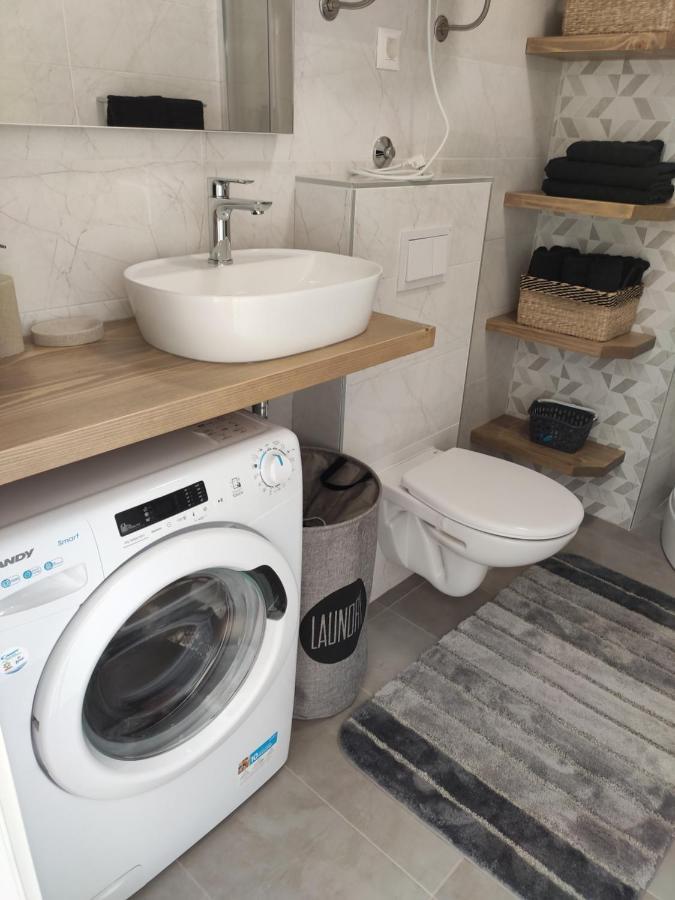 Apartmani Sara 2 Бетина Екстериор снимка
