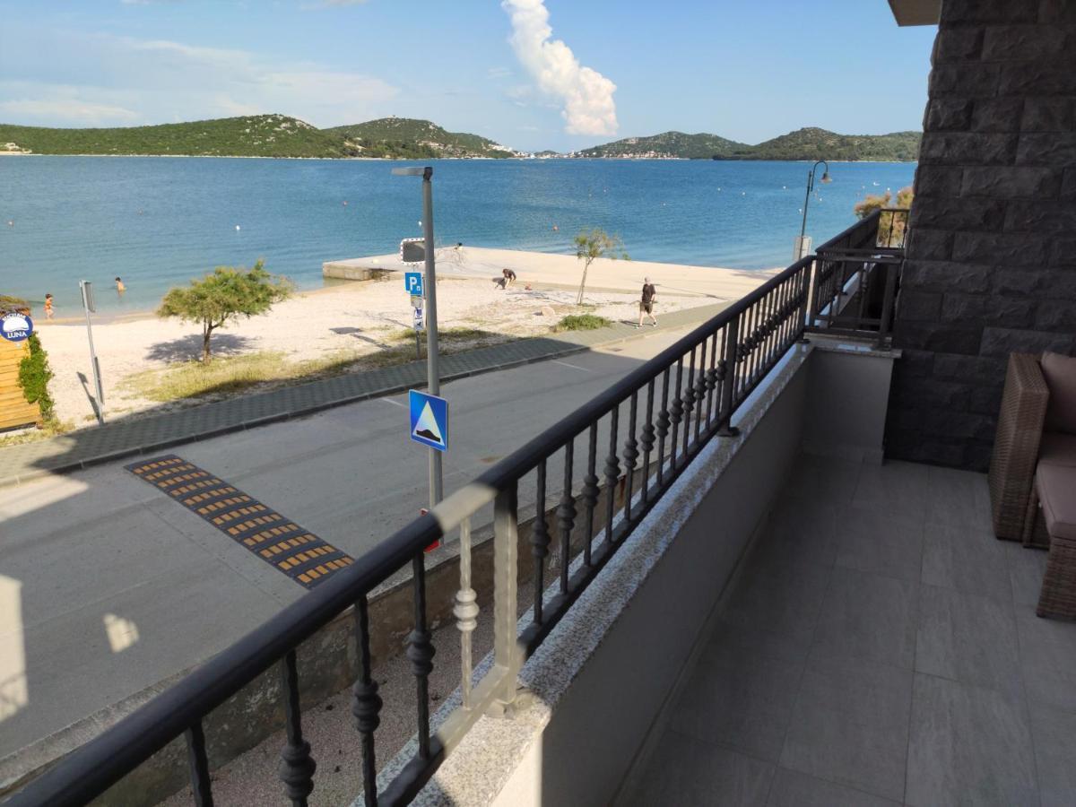 Apartmani Sara 2 Бетина Екстериор снимка