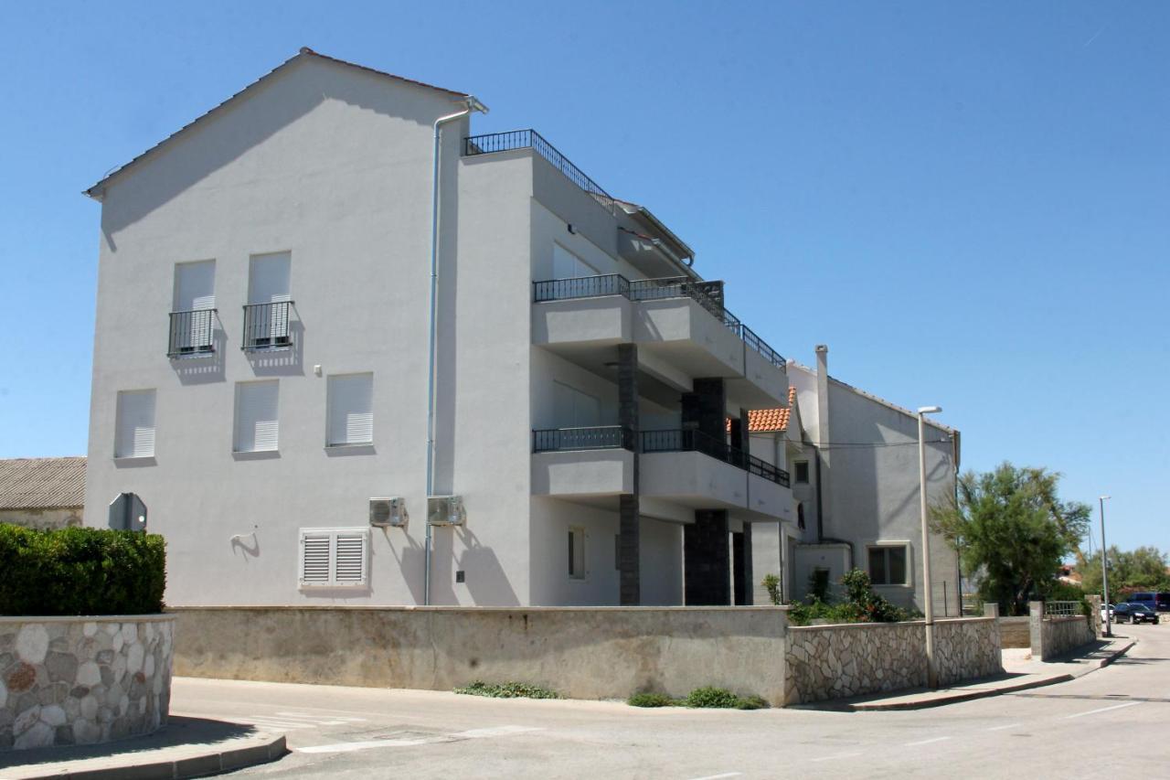 Apartmani Sara 2 Бетина Екстериор снимка