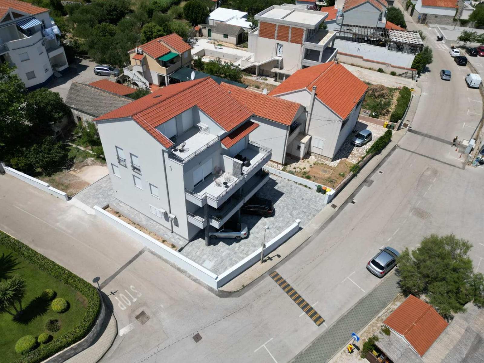 Apartmani Sara 2 Бетина Екстериор снимка
